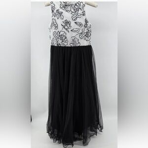 Speechless size 14 Black White Maxi Formal Dress Floral Glittery Tulle